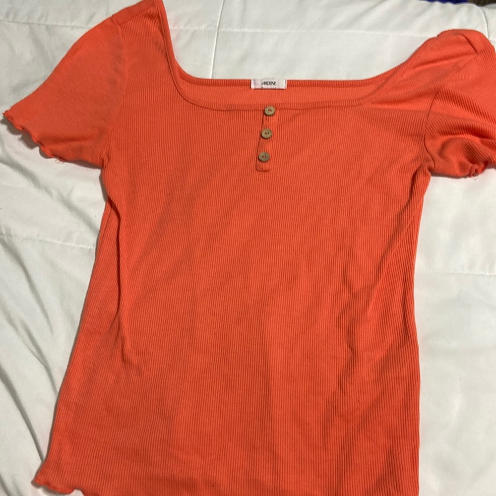 T-shirt/crop top